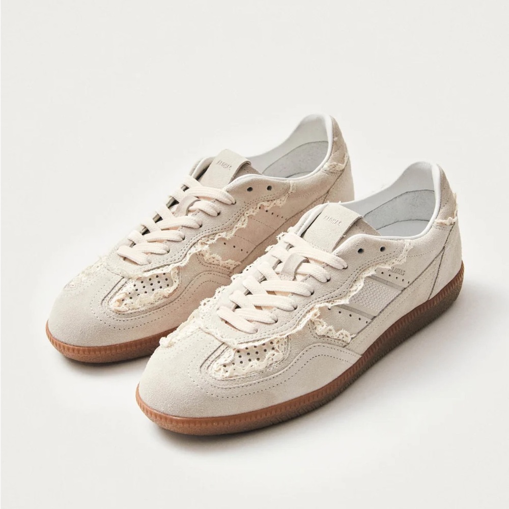 NWT Alohas Tb.490 Crochet Cream Leather Sneaker